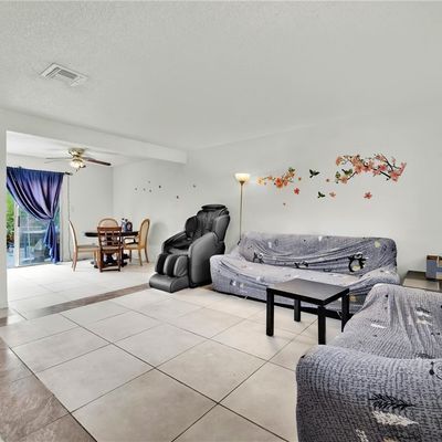 6133 Meadowgrass Ln, Las Vegas, NV 89103