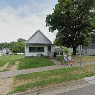 614 8 Th Ave S, Clinton, IA 52732