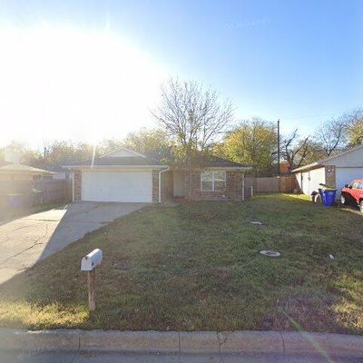 619 Allencrest Dr, Fort Worth, TX 76108