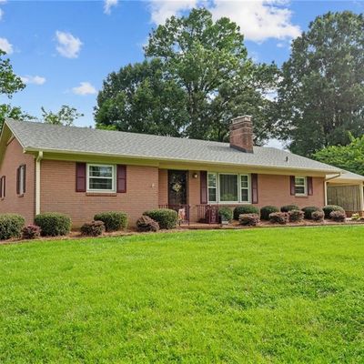 6208 Parkfield Ln, Clemmons, NC 27012