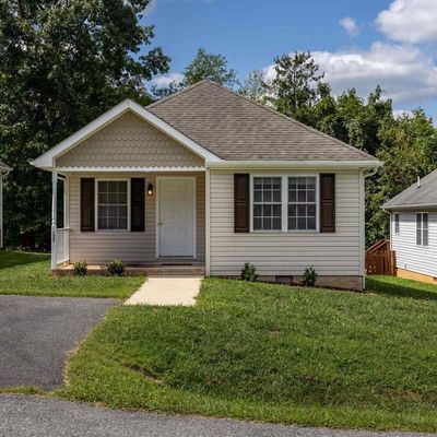 521 D St, Staunton, VA 24401