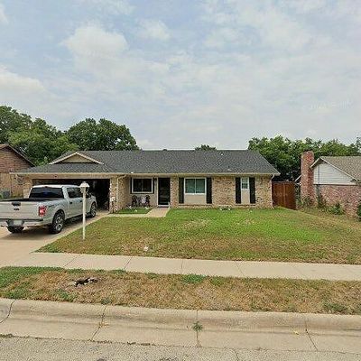 521 E Bovell St, Crowley, TX 76036