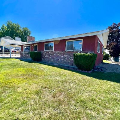 521 Terry St, Sunnyside, WA 98944