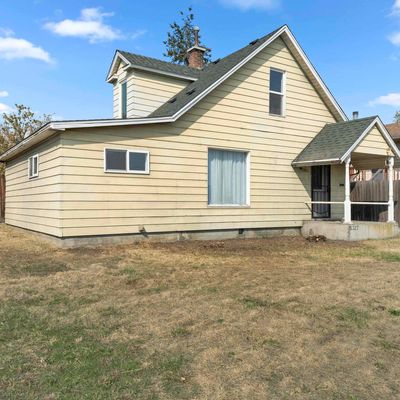 5327 N Crestline St, Spokane, WA 99207