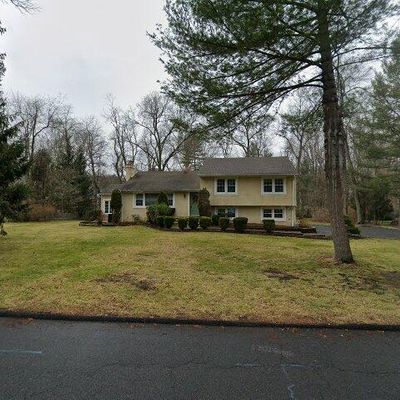 55 Brookview Dr, Woodcliff Lake, NJ 07677