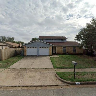 705 Rockledge Dr, Saginaw, TX 76179