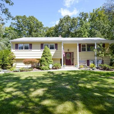 71 Thackeray Rd, Oakland, NJ 07436