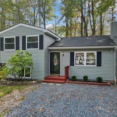 7148 Robinwood Dr, Tobyhanna, PA 18466