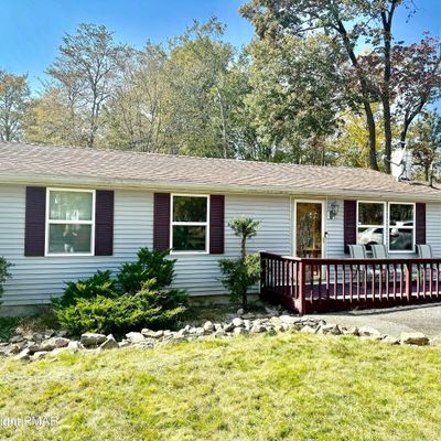 7164 Mountain Dr, Tobyhanna, PA 18466