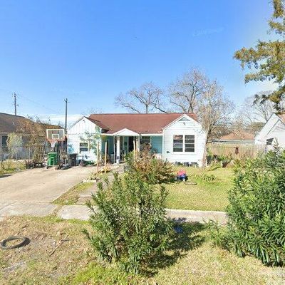 7207 Moss Rose St, Houston, TX 77012