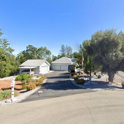 7412 Quiet Dr, Redding, CA 96001