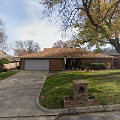 7612 Ford Dr, North Richland Hills, TX 76182