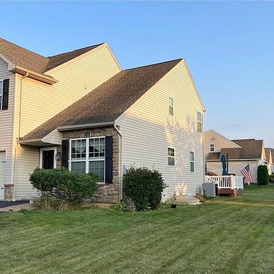 7736 Barrow Dr, Macungie, PA 18062