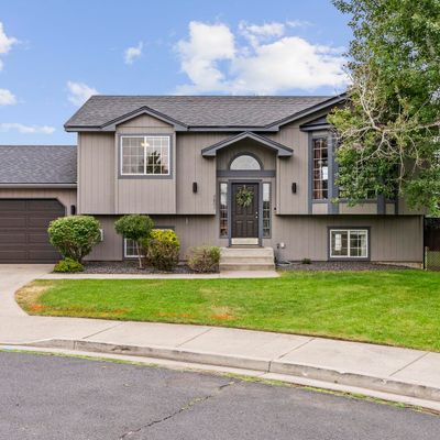 7801 N Debby Lynn Ct, Spokane, WA 99208