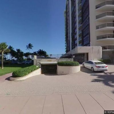 6423 Collins Ave #1708, Miami Beach, FL 33141