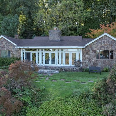 65 Jackson Hill Rd, Middlefield, CT 06455