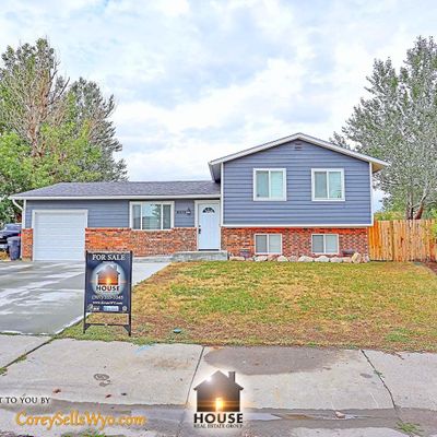 6674 Kinzie Creek Pl, Casper, WY 82604