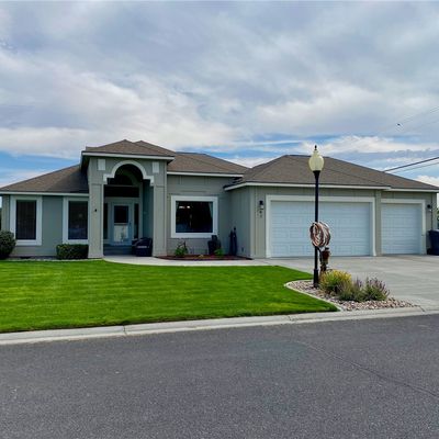 67 Scenic Dr Ne, Moses Lake, WA 98837