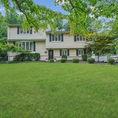 671 Cobh Rd, River Vale, NJ 07675