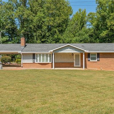 695 Yellowstone Ln, Winston Salem, NC 27106