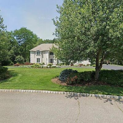 7 Dansfield Ct, Upper Saddle River, NJ 07458