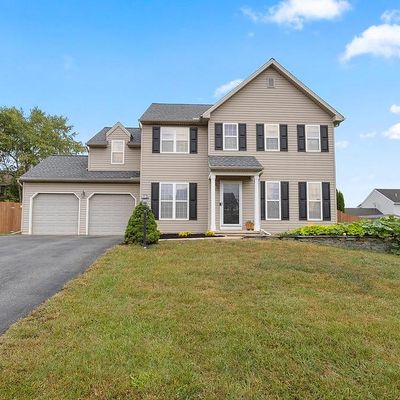 7 Highland Rd, Seven Valleys, PA 17360