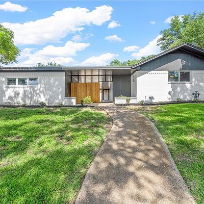 849 Wooded Crest Dr, Woodway, TX 76712