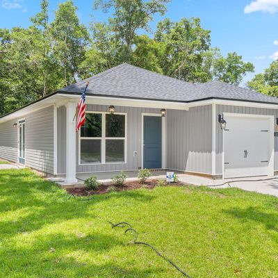 85 E Dogwood Avenue, Defuniak Springs, FL 32433