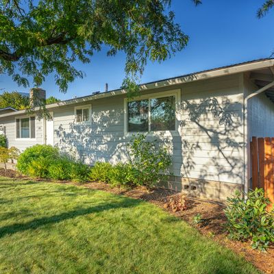 888 Cambridge St, Ashland, OR 97520