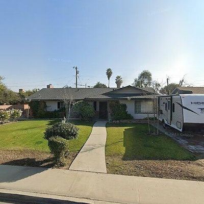 906 Loch Lomond Dr, Bakersfield, CA 93304