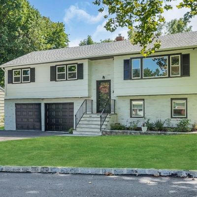 8 Carey Ct, Montclair, NJ 07042