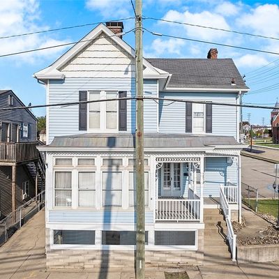 8 W Pike St, Houston, PA 15342