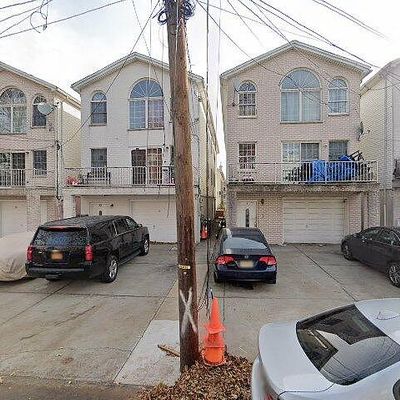 8 Whitman Ave, Jersey City, NJ 07306