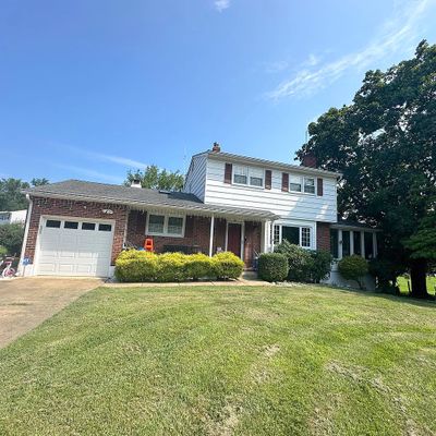 80 Springlake Dr, Newark, DE 19711