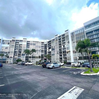 800 Parkview Dr #528, Hallandale Beach, FL 33009