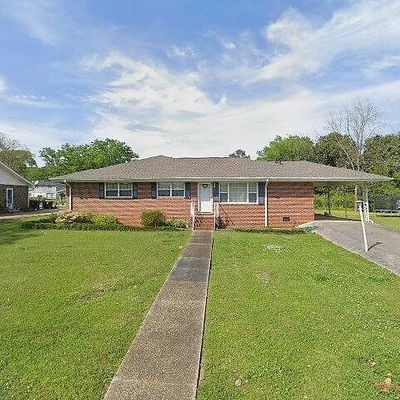 812 Magnolia Dr, Sylacauga, AL 35150