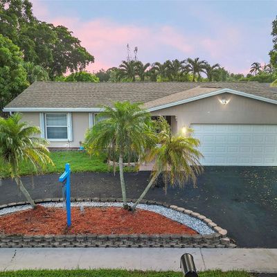 8120 Nw 73 Rd Ave, Tamarac, FL 33321