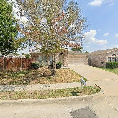 8124 Waterside Trl, Fort Worth, TX 76137