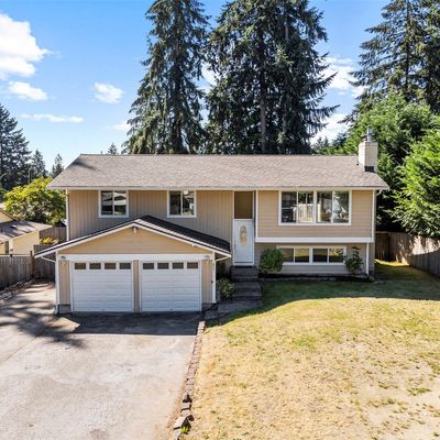 825 Ne Sutton Pl, Bremerton, WA 98311