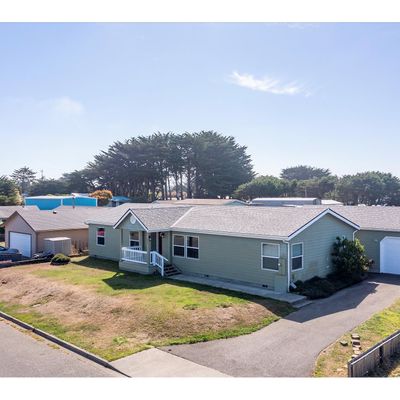 837 12 Th Ct Sw, Bandon, OR 97411