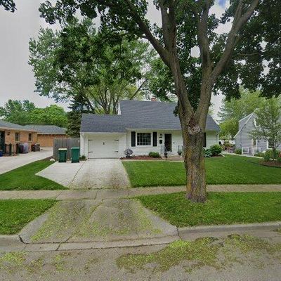 W66 N393 Kennedy Ave, Cedarburg, WI 53012