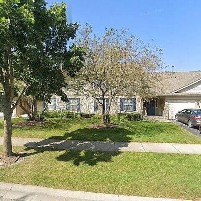 1033 N Village Dr #4, Round Lake Beach, IL 60073