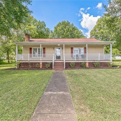 104 N 13 Th Ave, Mayodan, NC 27027