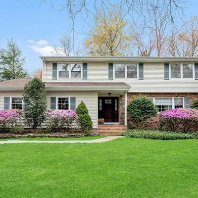 96 Barrett Ln, Wyckoff, NJ 07481