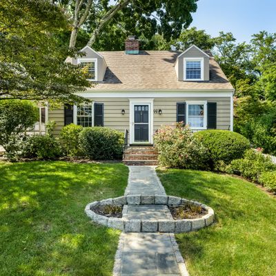 99 Gardiner St, Darien, CT 06820