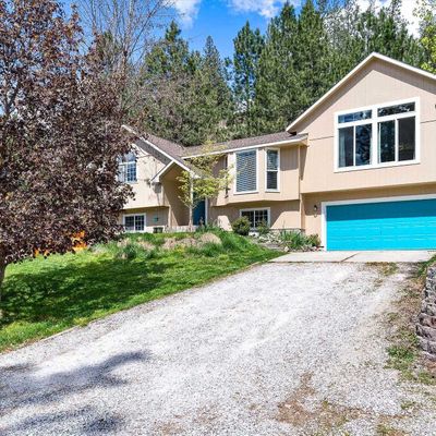 113 E Wynot Dr, Nine Mile Falls, WA 99026