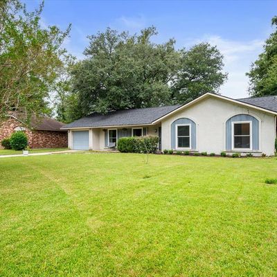 10527 Sugarbush Rd, Savannah, GA 31406