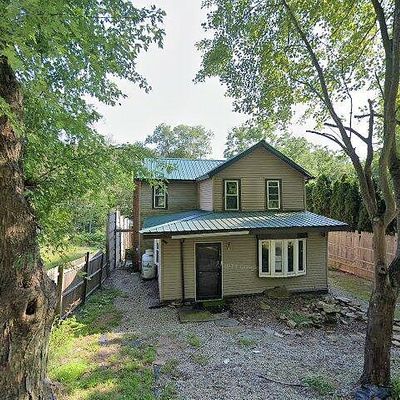 107 High St, Avonmore, PA 15618