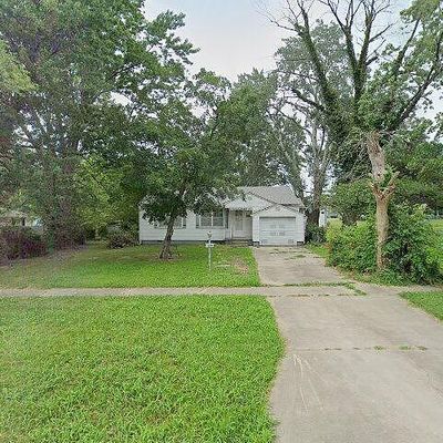 109 W Pine St, El Dorado Springs, MO 64744