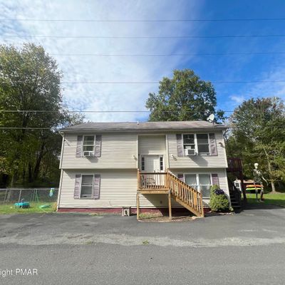 110 Rosewood Ln, East Stroudsburg, PA 18301